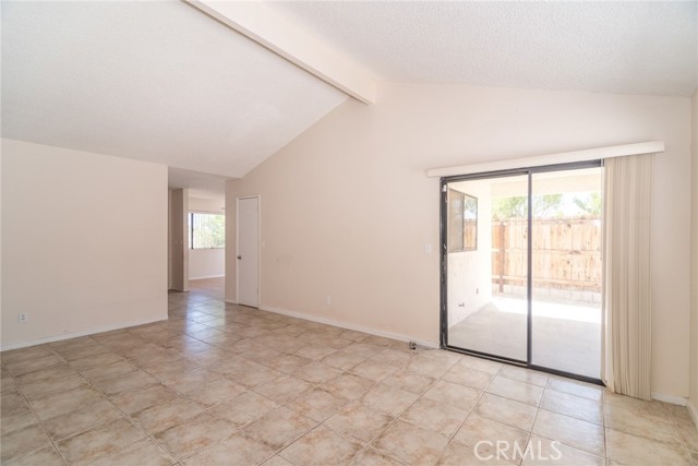 66320 Avenida Barona, Desert Hot Springs CA: https://media.crmls.org/medias/1e3ded36-dcab-4e84-b897-def0ebfb9365.jpg