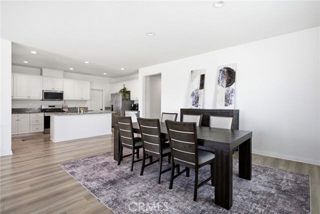 Detail Gallery Image 12 of 25 For 29068 Golden Sunset, Winchester,  CA 92596 - 4 Beds | 2 Baths