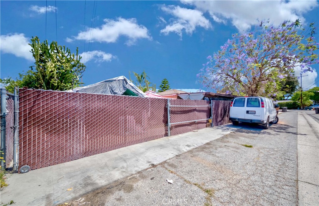 1108 W Commonwealth Avenue