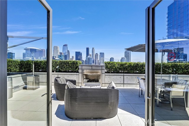 Detail Gallery Image 22 of 27 For 1155 S Grand Ave #1014,  Los Angeles,  CA 90015 - 1 Beds | 1 Baths