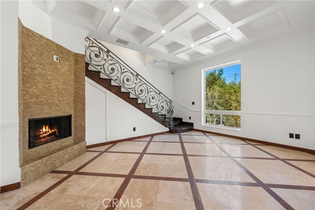 8655 Hillside Avenue, Los Angeles CA: https://media.crmls.org/medias/1e3f66a3-2529-4d82-bc80-e0df06488100.jpg