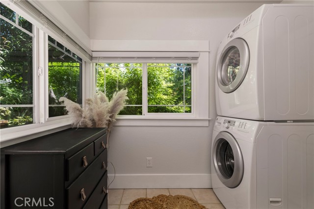 479 E 9th Street, Chico CA: https://media.crmls.org/medias/1e3fcdb7-e2e6-4080-81fb-81ee59cb05fa.jpg