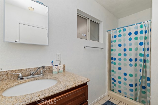 Detail Gallery Image 12 of 23 For 3860 Fox Tail Ln, Jurupa Valley,  CA 92509 - 4 Beds | 2 Baths