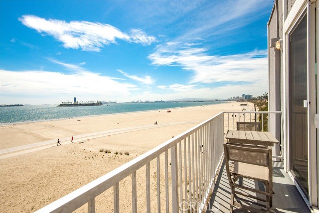 Image 2 for 16 36Th Pl #H, Long Beach, CA 90803