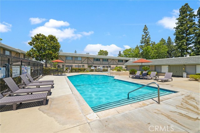 1115 W Francis Street, Ontario CA: https://media.crmls.org/medias/1e42e4f9-bf23-4e65-bf3f-c7ec2bce98bc.jpg