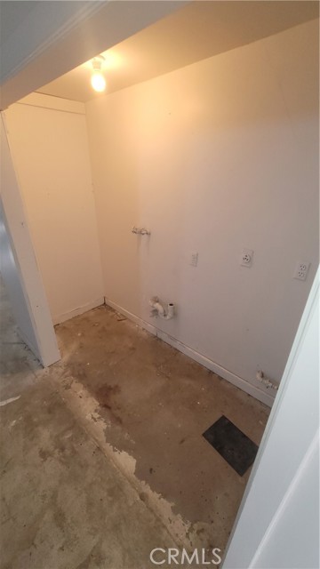 125 E Yermo Road, Yermo CA: https://media.crmls.org/medias/1e43b68c-00f9-4f94-a522-118043e49225.jpg
