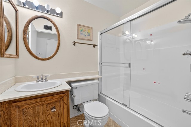 Detail Gallery Image 12 of 22 For 9429 Glade Ave, Chatsworth,  CA 91311 - 3 Beds | 2 Baths