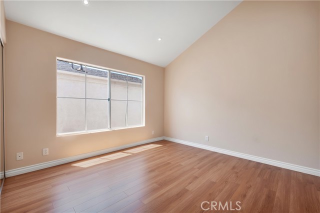 Detail Gallery Image 18 of 38 For 19017 Gault St #103,  Reseda,  CA 91335 - 3 Beds | 3 Baths