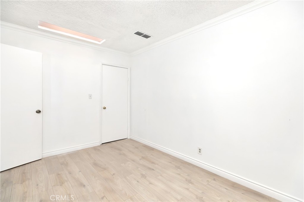 https://media.crmls.org/medias/1e458d7b-ab68-4f60-a156-c14ff3ab9a47.jpg?preset=X-Large