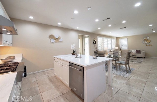 Detail Gallery Image 27 of 56 For 9936 Pear Dr, Westminster,  CA 92683 - 5 Beds | 4/1 Baths