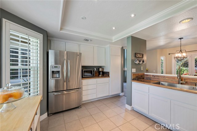 Detail Gallery Image 16 of 37 For 6060 East Summit Court, Anaheim Hills,  CA 92807 - 3 Beds | 2/1 Baths