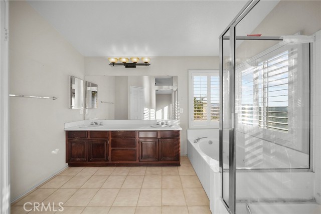 Detail Gallery Image 36 of 58 For 27641 Atlas Ln, Canyon Country,  CA 91351 - 4 Beds | 2/1 Baths