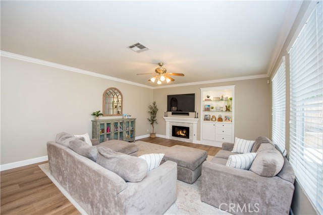 Detail Gallery Image 7 of 54 For 3730 Wallowa Cir, Corona,  CA 92881 - 4 Beds | 3 Baths