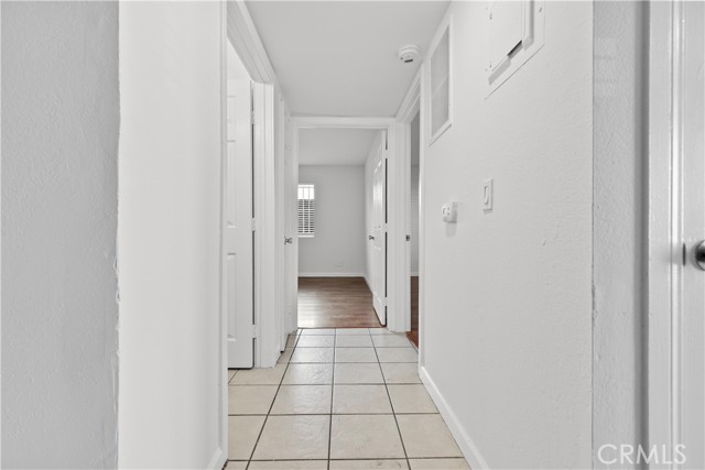 Detail Gallery Image 4 of 9 For 5915 Woodman Ave #103,  Van Nuys,  CA 91401 - 2 Beds | 2 Baths