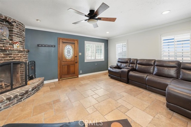 25112 De Wolfe Road, Newhall CA: https://media.crmls.org/medias/1e4776ff-6c2f-4e47-8189-b7cc3521c68b.jpg