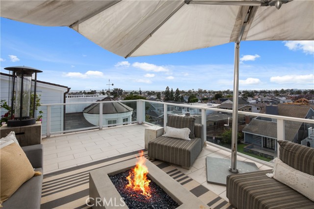 720 Poinsettia Ave, Corona del Mar CA: https://media.crmls.org/medias/1e479863-6c35-4d29-a83d-33c48a49c10d.jpg