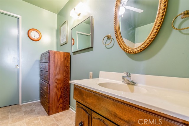 4899 Glenwood Drive, Riverside CA: https://media.crmls.org/medias/1e47d10f-2c0f-43ea-9c31-f6876eadfd7c.jpg