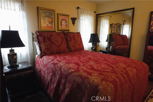 424 W 11th Street, Azusa CA: https://media.crmls.org/medias/1e4865b6-f476-411d-ad39-e80481d8b860.jpg
