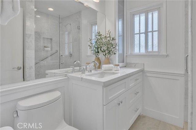 Detail Gallery Image 13 of 25 For 2002 Pattiz Ave, Long Beach,  CA 90815 - 4 Beds | 2 Baths