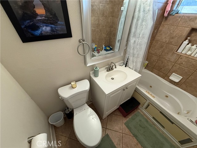 2309 W Anahurst Place, Santa Ana CA: https://media.crmls.org/medias/1e490228-7461-4918-9a57-0a58cd118fc1.jpg