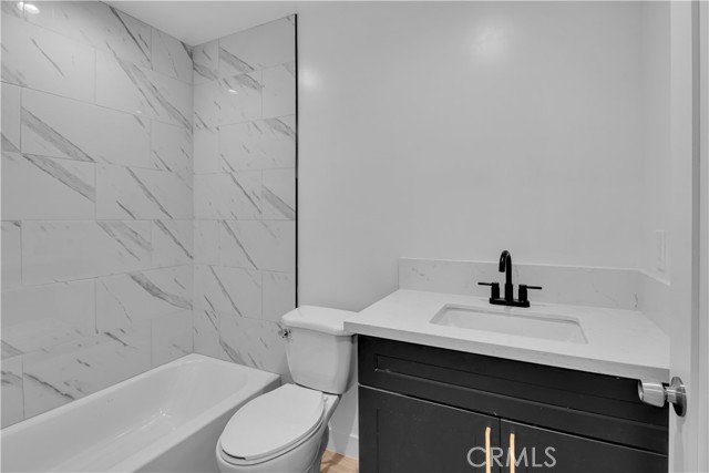 6513 San Miguel Street, Paramount CA: https://media.crmls.org/medias/1e498059-f5a6-4729-9044-89721c0c36ea.jpg