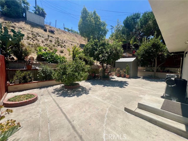 2717 Chadwick Circle, Los Angeles CA: https://media.crmls.org/medias/1e4ac93e-c989-485d-801b-21085b2be9fa.jpg