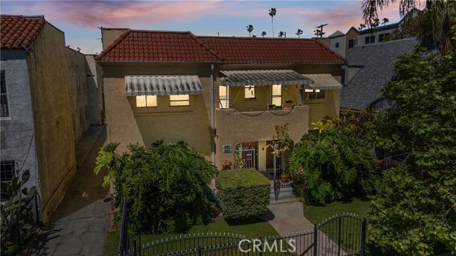 Detail Gallery Image 1 of 21 For 847 Ridgewood Pl, Los Angeles,  CA 90038 - – Beds | – Baths