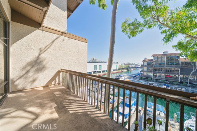 Detail Gallery Image 12 of 28 For 6336 Marina Pacifica, Long Beach,  CA 90803 - 2 Beds | 2/1 Baths