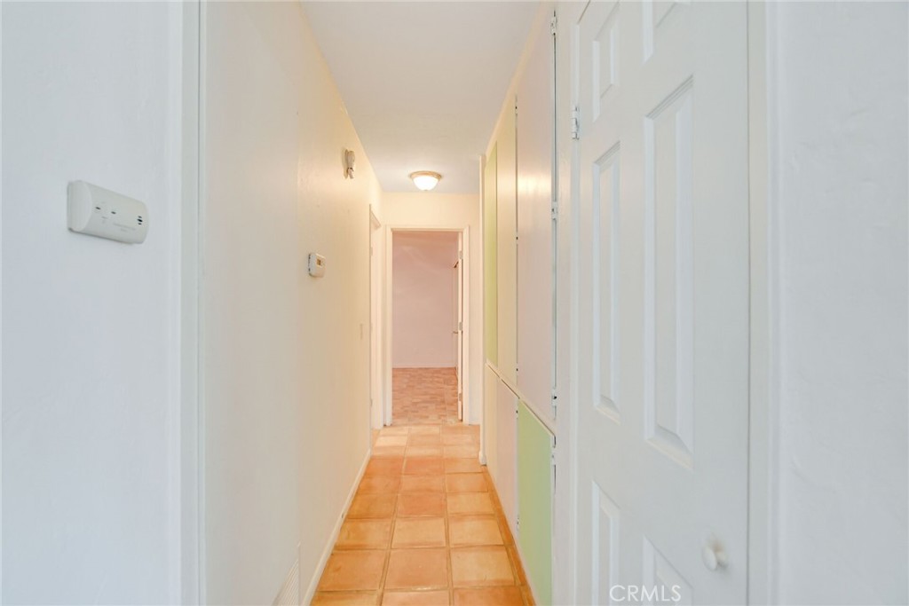 https://media.crmls.org/medias/1e4cfc58-8ef0-4cbe-8e91-b4cde84e0cfd.jpg?preset=X-Large