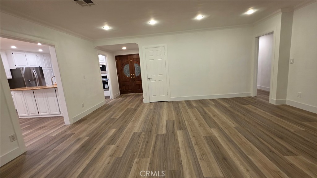 https://media.crmls.org/medias/1e4d0417-8dd1-4639-afac-371e9fbd54b2.jpg?preset=X-Large