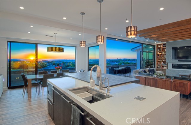 Detail Gallery Image 20 of 39 For 1301 Outrigger Dr, Corona Del Mar,  CA 92625 - 4 Beds | 3/1 Baths