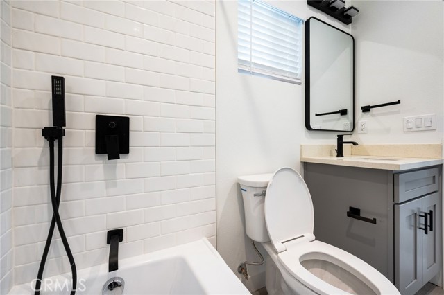 994 Valencia Street, Costa Mesa CA: https://media.crmls.org/medias/1e4d62b6-47d4-4440-b7ff-9e7a85b9617d.jpg
