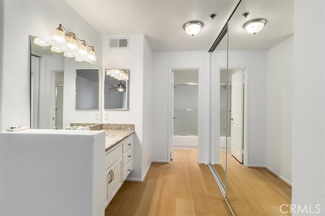 Detail Gallery Image 33 of 41 For 400 Lake St #208, Huntington Beach,  CA 92648 - 2 Beds | 2 Baths