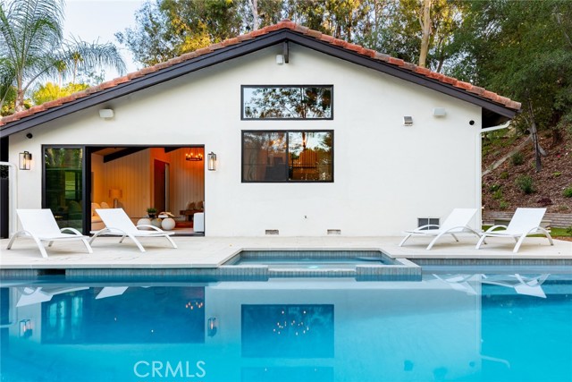 4885 Winnetka Avenue, Woodland Hills CA: https://media.crmls.org/medias/1e4df919-423b-4392-82aa-b0f554db55bd.jpg