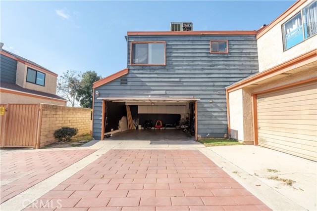 Detail Gallery Image 15 of 16 For 15024 Nordhoff #5,  North Hills,  CA 91343 - 3 Beds | 3 Baths