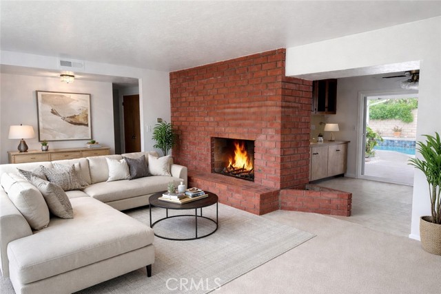 Detail Gallery Image 2 of 10 For 3233 Michigan, Costa Mesa,  CA 92626 - 4 Beds | 2 Baths