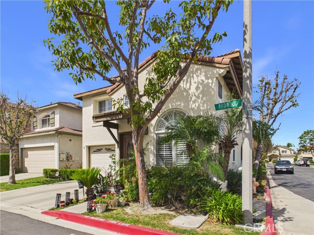 Detail Gallery Image 3 of 47 For 15 Redwood Ct, Stanton,  CA 90680 - 3 Beds | 2/1 Baths