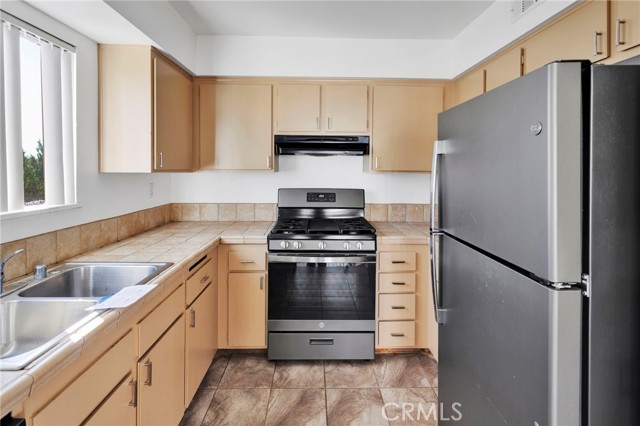 Detail Gallery Image 14 of 35 For 1216 S Cypress Ave #E,  Ontario,  CA 91762 - 2 Beds | 1/1 Baths