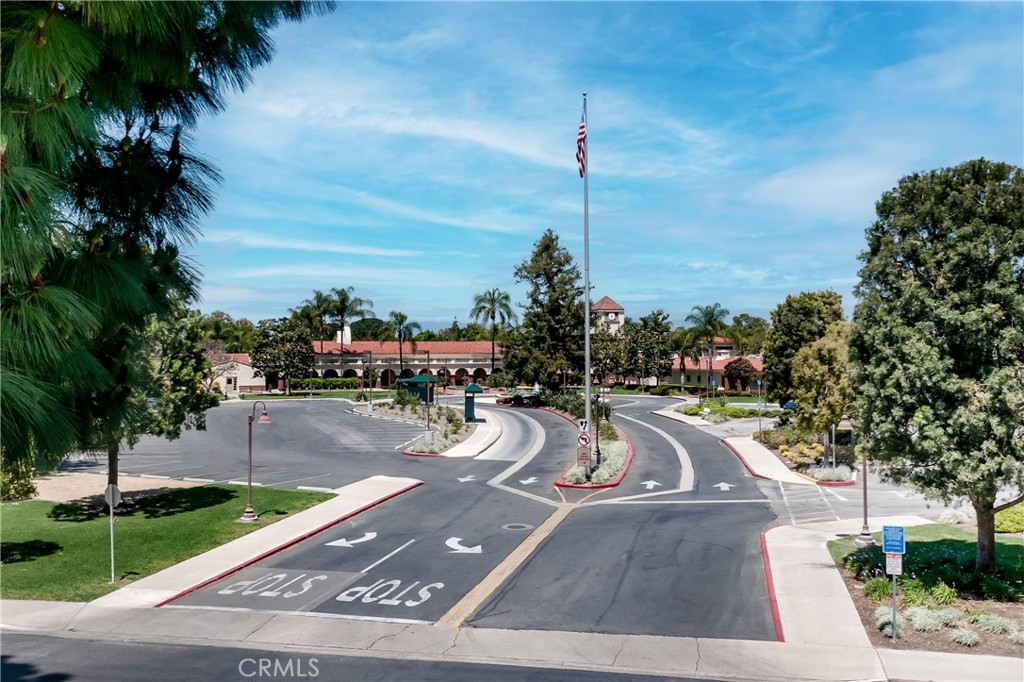 https://media.crmls.org/medias/1e50cca7-3784-4408-8d37-a0f48e79b44e.jpg?preset=X-Large