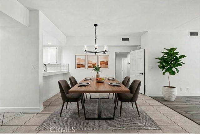 Detail Gallery Image 4 of 27 For 1630 S Bentley Ave #103,  Los Angeles,  CA 90025 - 2 Beds | 2/1 Baths