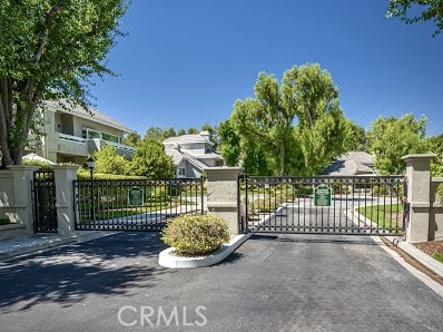 23957 Arroyo Park Drive, Valencia CA: https://media.crmls.org/medias/1e51305e-7a5e-4faf-961d-58c9a311ebff.jpg