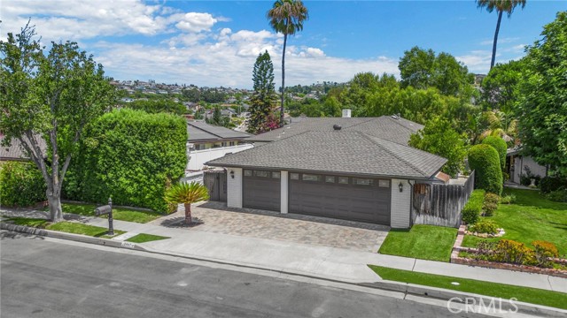 2447 N Shady Forest Ln, Orange, CA 92867