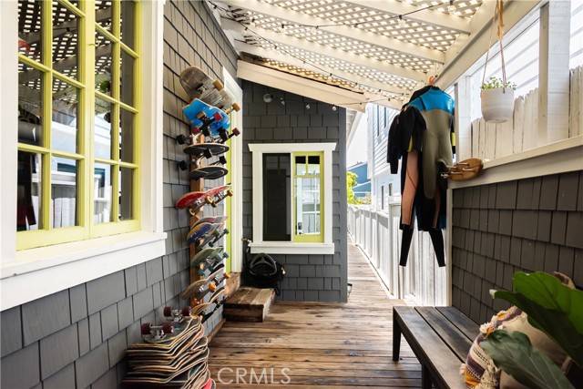 517 5th Street, Manhattan Beach, California 90266, 3 Bedrooms Bedrooms, ,2 BathroomsBathrooms,Residential,Sold,5th,SB22046594