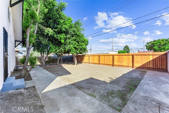 10872 Flower Avenue, Stanton CA: https://media.crmls.org/medias/1e528321-ae2e-4d54-b065-b89d11ef1455.jpg