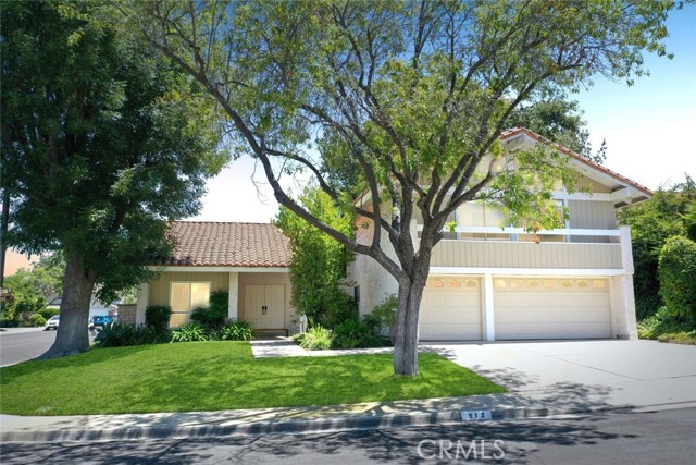 912 Brightstone Court, Westlake Village CA: https://media.crmls.org/medias/1e5283df-0c80-4e4e-bdb1-0a795f87031d.jpg