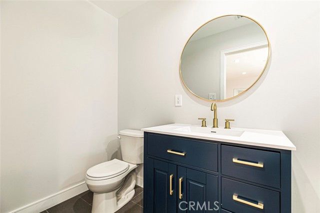Detail Gallery Image 8 of 17 For 17648 Raymer St, Northridge,  CA 91325 - 1 Beds | 1/1 Baths