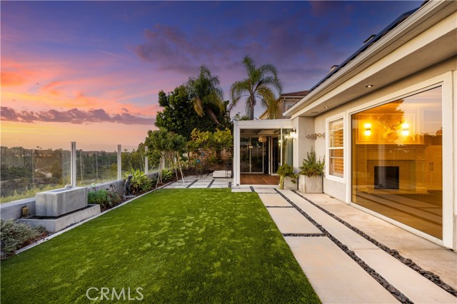 58 Victoria, Newport Beach CA: https://media.crmls.org/medias/1e53dca0-7331-4b28-be77-6a301b88b447.jpg
