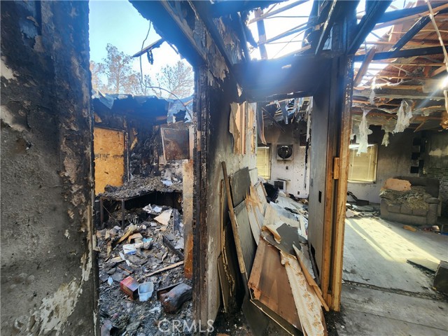 19006 Joshua Street, Adelanto CA: https://media.crmls.org/medias/1e548dea-e8c7-4588-9012-7f921368ba93.jpg