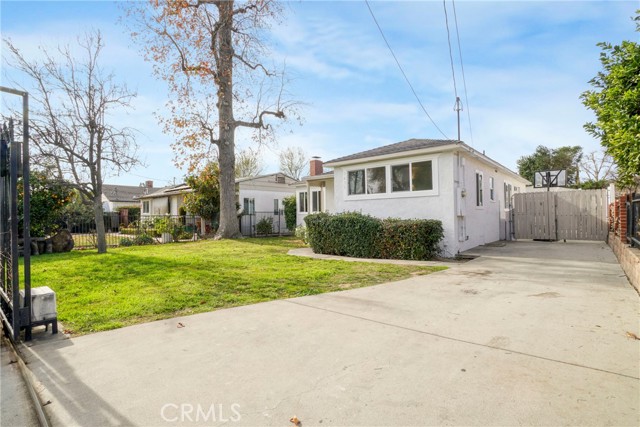 7435 7437 Balcom Avenue, Reseda CA: https://media.crmls.org/medias/1e54e5d0-4ac6-46e3-b851-612334aa09a2.jpg