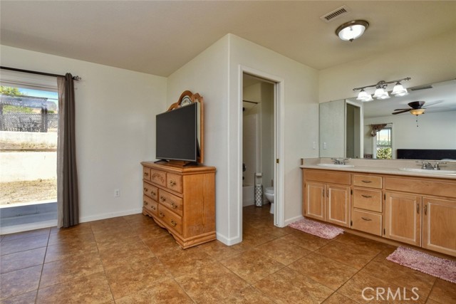 Detail Gallery Image 11 of 25 For 5895 Silverado Pl, Paso Robles,  CA 93446 - 3 Beds | 2 Baths